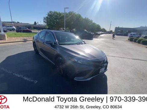 Used 2021 Toyota Camry XSE FWD image 9