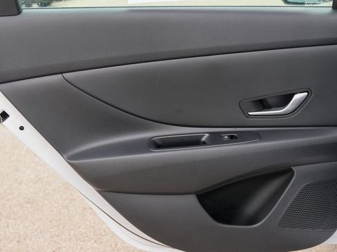 New 2025 Hyundai Elantra Blue image 10