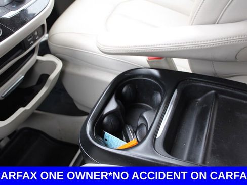 Used 2017 Chrysler Pacifica Touring-L image 45