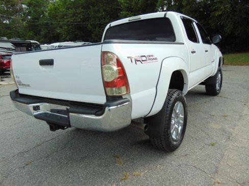 Used 2013 Toyota Tacoma 4x4 Double Cab w/ SR5 Pkg image 4