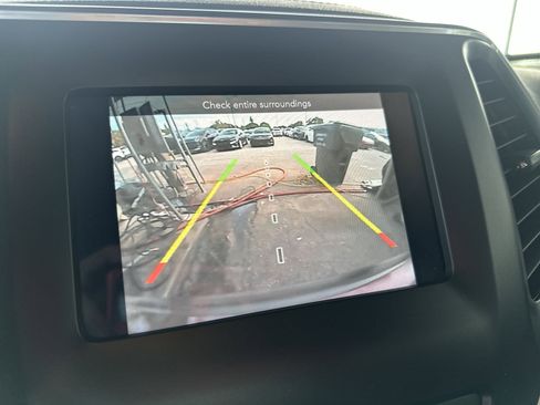 Used 2021 Jeep Cherokee Latitude Lux image 25