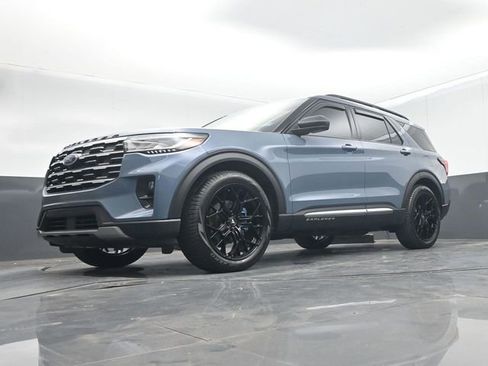 Certified 2025 Ford Explorer Active w/ Active Comfort Package RWD image 48