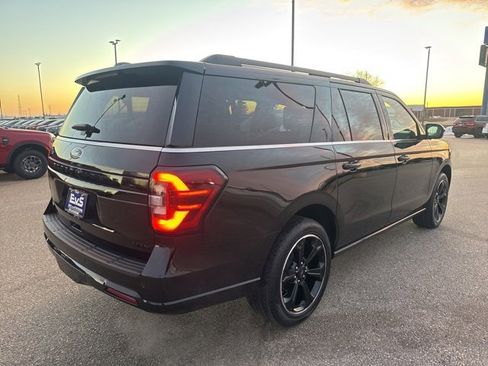 Used 2024 Ford Expedition Max Limited image 3