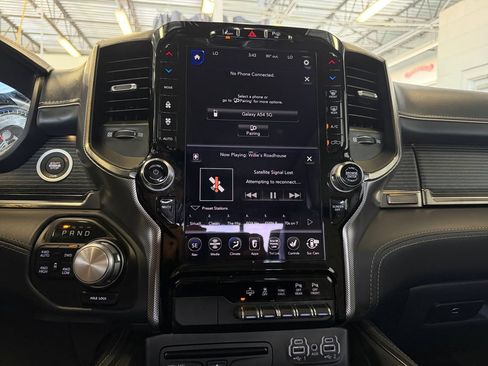 Used 2019 RAM 1500 Limited AWD/4WD image 21