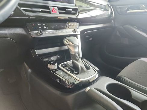 Certified 2024 Kia Seltos X-Line AWD/4WD image 10