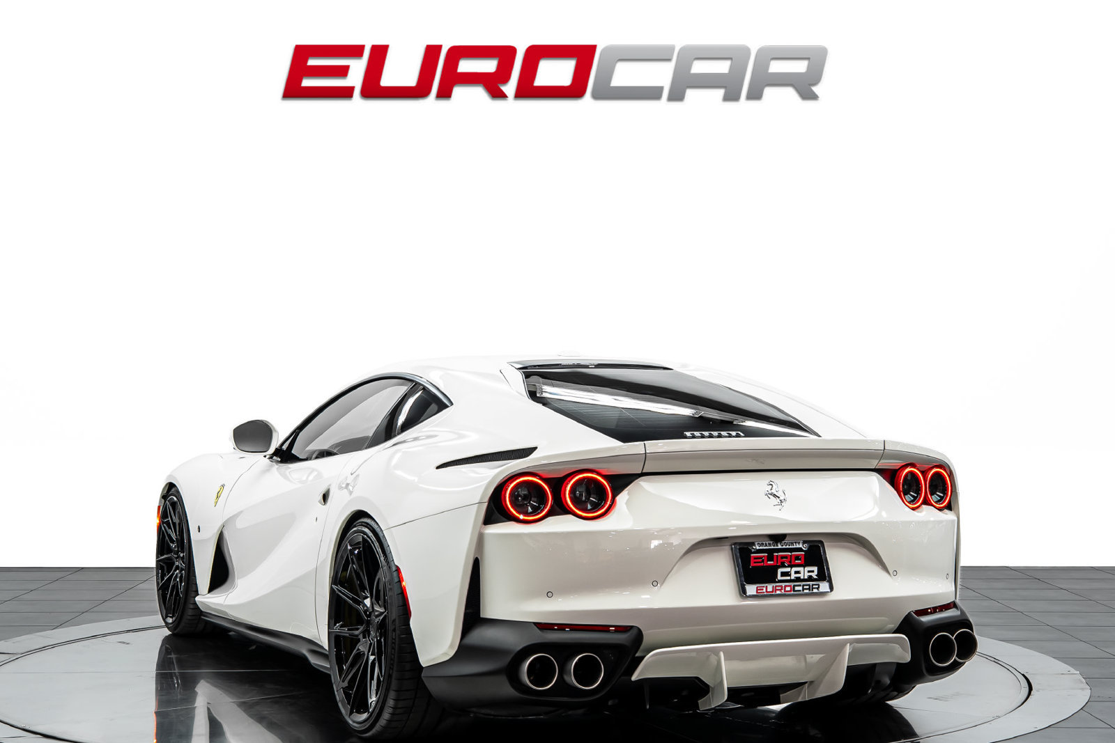 Used 2020 Ferrari 812 Superfast RWD image 3