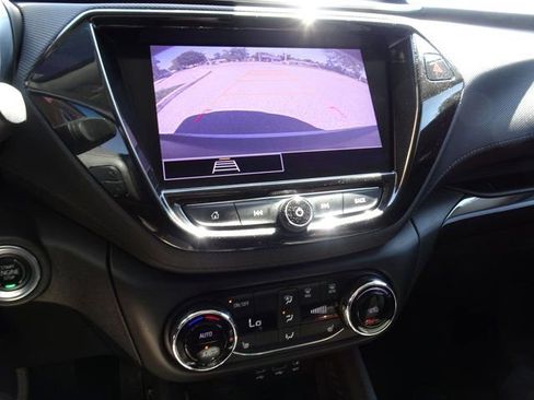 Certified 2022 Chevrolet TrailBlazer LT w/ Convenience Package image 18