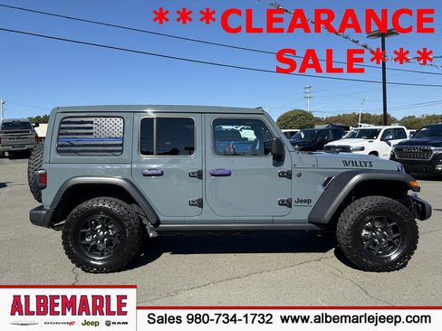 Used 2024 Jeep Wrangler Willys image 2
