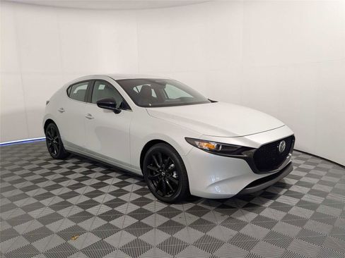Used 2025 MAZDA MAZDA3 s Sport FWD image 4