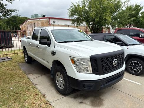 Used 2017 Nissan Titan S RWD image 4