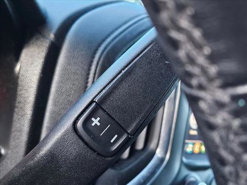 Used 2021 Chevrolet Silverado 1500 LT image 9