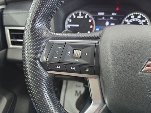 Used 2022 Mitsubishi Outlander SE image 19