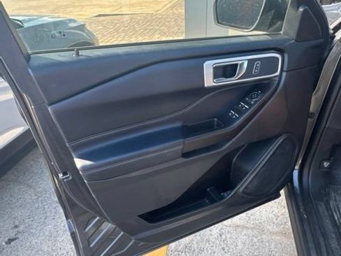 Used 2020 Ford Explorer XLT w/ Equipment Group 202A RWD image 7