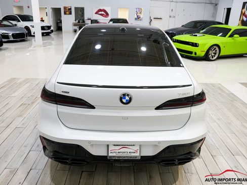 Used 2023 BMW 760i xDrive image 17