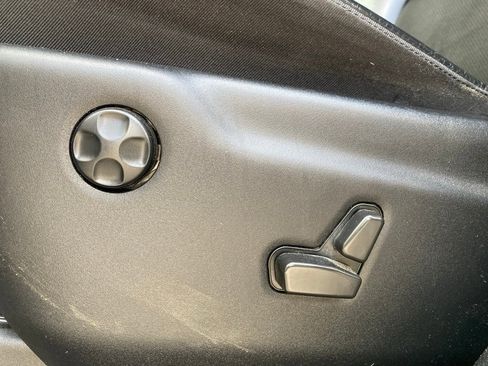 Used 2021 Jeep Grand Cherokee Laredo X image 13