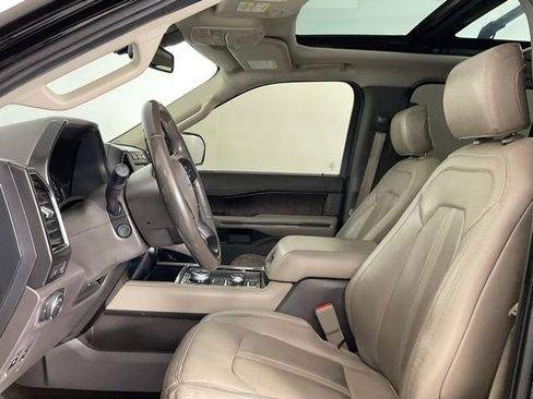 Used 2018 Ford Expedition Limited w/ Equipment Group 301A AWD/4WD image 9