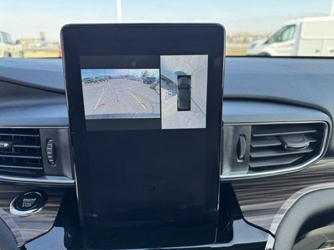 Used 2023 Ford Explorer Limited w/ Limited Technology Package image 20