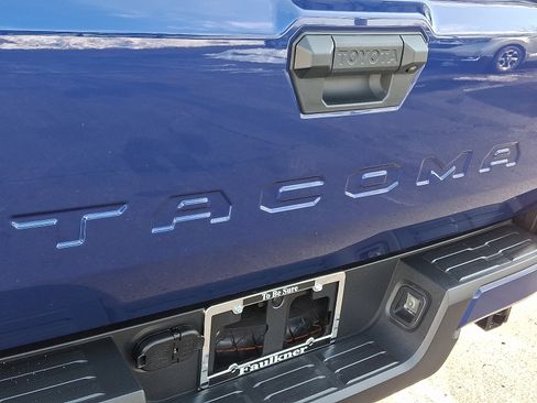 Used 2025 Toyota Tacoma TRD Off-Road image 31