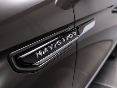 New 2024 Lincoln Navigator Black Label AWD/4WD image 12