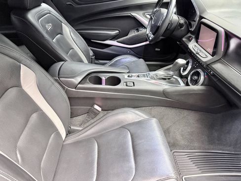 Used 2016 Chevrolet Camaro SS RWD image 12