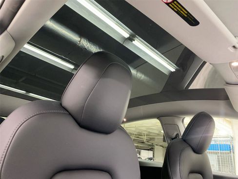 Used 2022 Tesla Model Y Long Range image 20