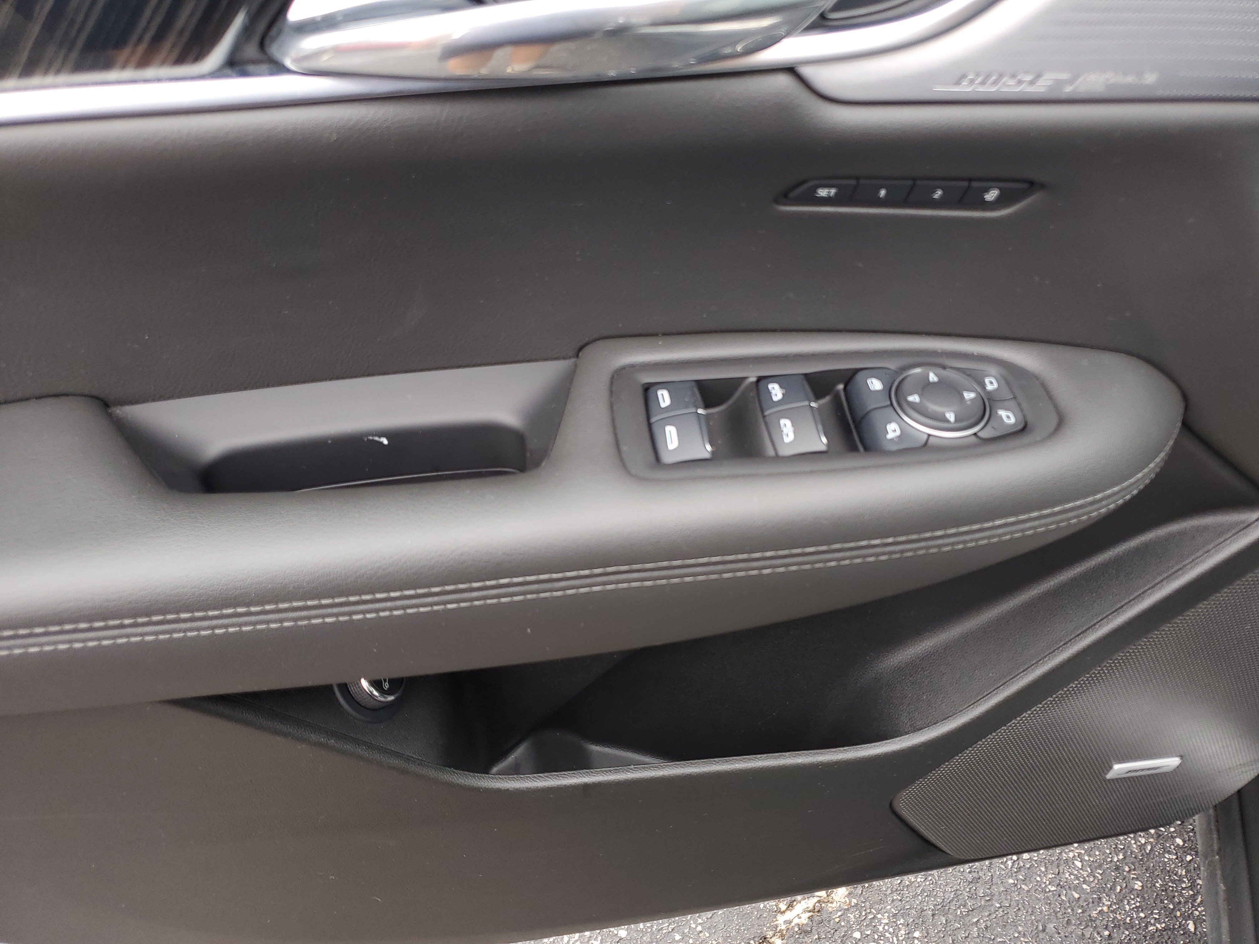 Used 2025 Cadillac XT6 Premium Luxury AWD/4WD image 19