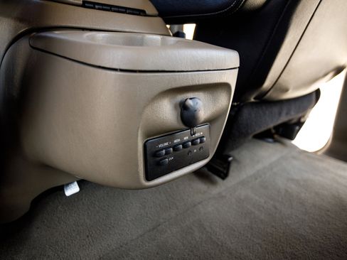 Used 2005 Ford Excursion Eddie Bauer image 23