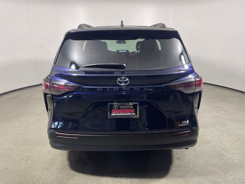 Certified 2023 Toyota Sienna XLE image 4