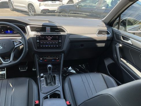 Used 2024 Volkswagen Tiguan SE R-Line FWD image 16