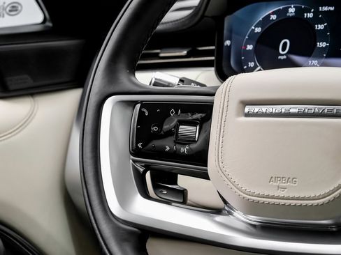 Used 2022 Land Rover Range Rover Long Wheelbase SE image 16