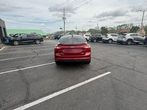 Used 2014 Ford Focus SE w/ Equipment Group 201A image 12