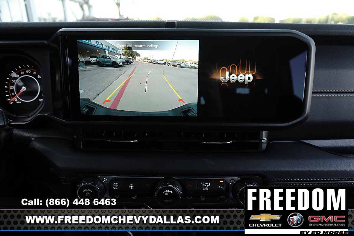 Used 2025 Jeep Gladiator Sport AWD/4WD image 16