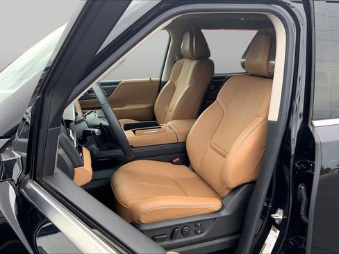 Used 2025 INFINITI QX80 Sensory AWD/4WD image 8