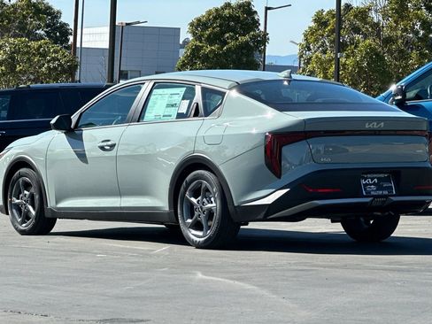 New 2026 Kia K4 LXS image 6