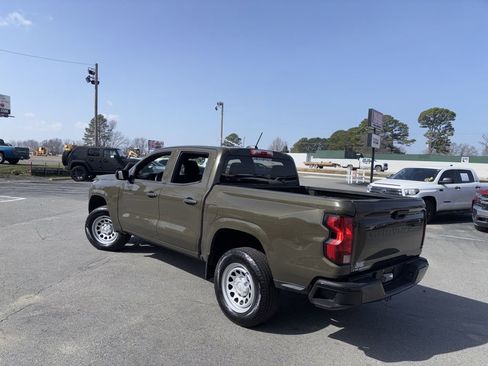 Used 2024 Chevrolet Colorado W/T image 3