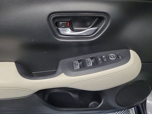 Certified 2025 Honda HR-V EX-L image 18