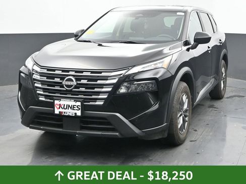 Used 2024 Nissan Rogue S image 5