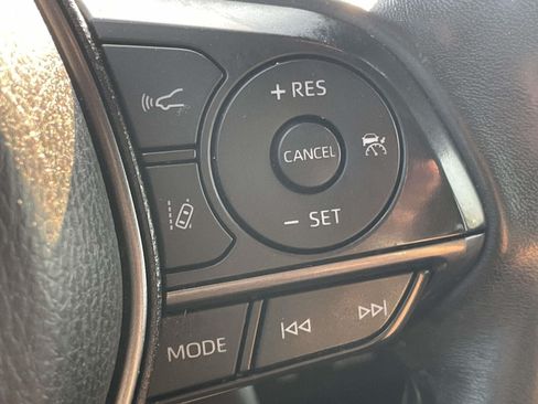Used 2022 Toyota Camry SE FWD image 22