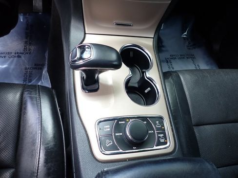 Used 2015 Jeep Grand Cherokee Summit w/ Platinum Series Group AWD/4WD image 23