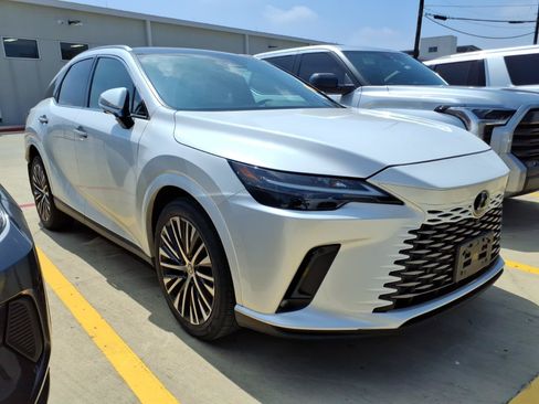 Used 2023 Lexus RX 350 Premium Plus w/ Accessory Package FWD image 3