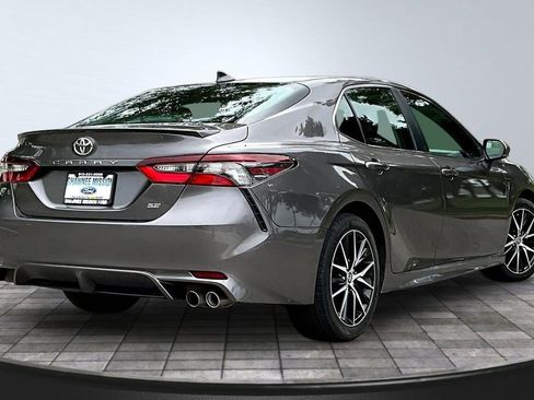 Used 2024 Toyota Camry SE FWD image 6