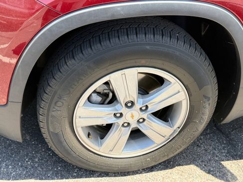 Used 2021 Chevrolet Trax LS w/ Tint and Cruise Package FWD image 5