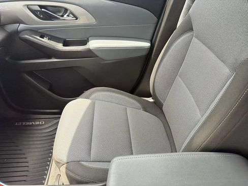 Used 2020 Chevrolet Traverse LT FWD image 20