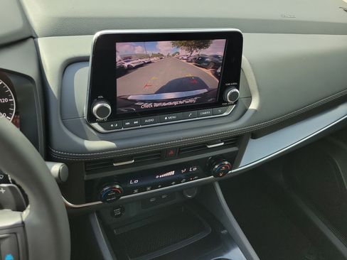 Certified 2026 Nissan Rogue SV FWD image 25
