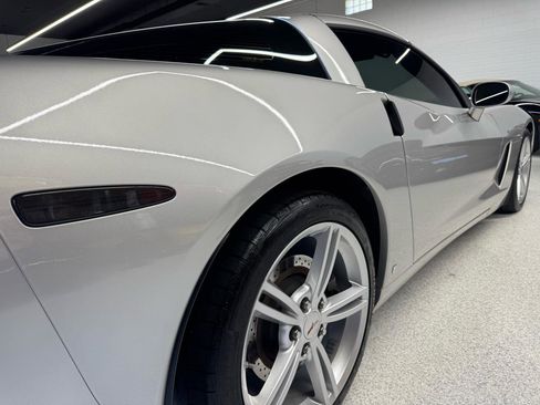 Used 2008 Chevrolet Corvette Coupe w/ Z51 Performance Package RWD image 25