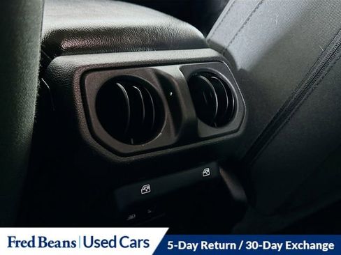 Certified 2022 Jeep Gladiator Willys image 27