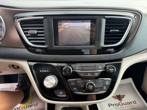 Used 2020 Chrysler Voyager LX w/ Cold Weather Group FWD image 31