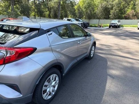 Used 2020 Toyota C-HR LE FWD image 6