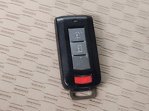 Used 2014 Mitsubishi Outlander SE FWD image 32
