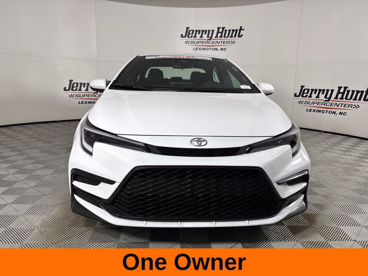 Used 2026 Toyota Corolla SE FWD image 3